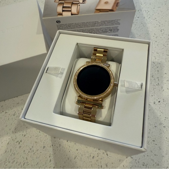 Michael Kors Gold Sofia Smartwatch DW5B 4th Generation - Picture 2 of 10